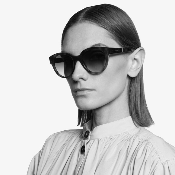 Celine Accessories - CELINE
Round Gradient Acetate Python Print Sunglasses CL40169I